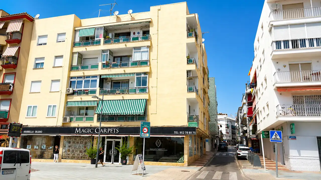 Vista exterior de Pis en venda en Marbella amb Terrassa, Moblat i Balcó
