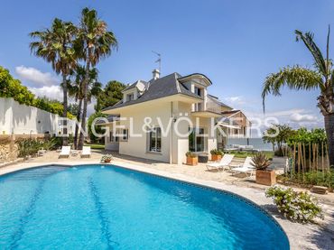 Casa con balcón en venta en El Tancat - Mas d'en Gual