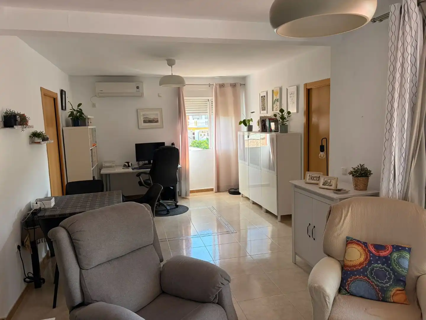 Sala d'estar de Casa o xalet en venda en Añoreta Baja