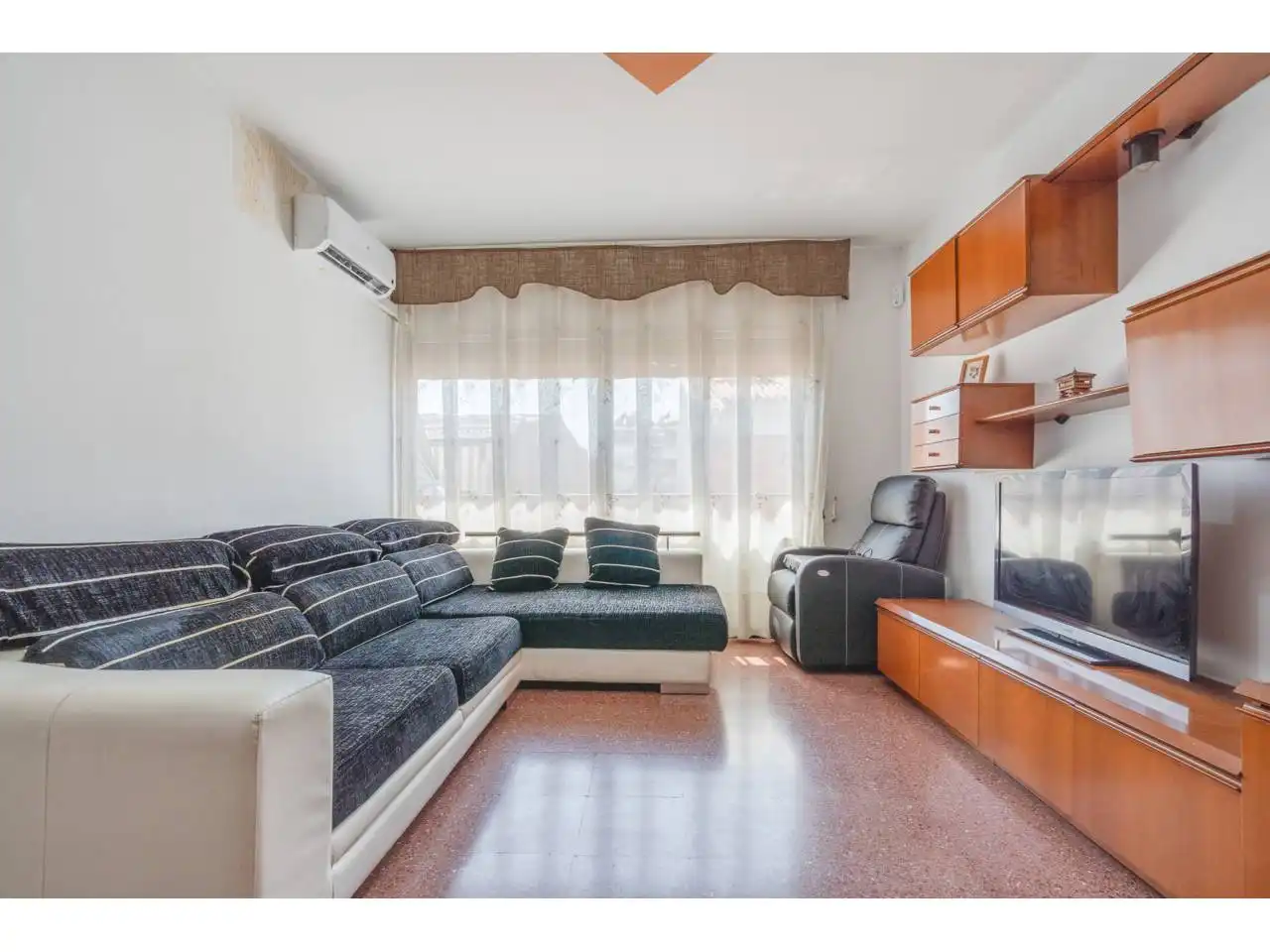 Living room of Flat for sale in Terrassa  with Air Conditioner