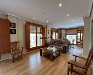 Living room of Flat for sale in  Valencia Capital  with Air Conditioner, Parquet flooring and Storage room