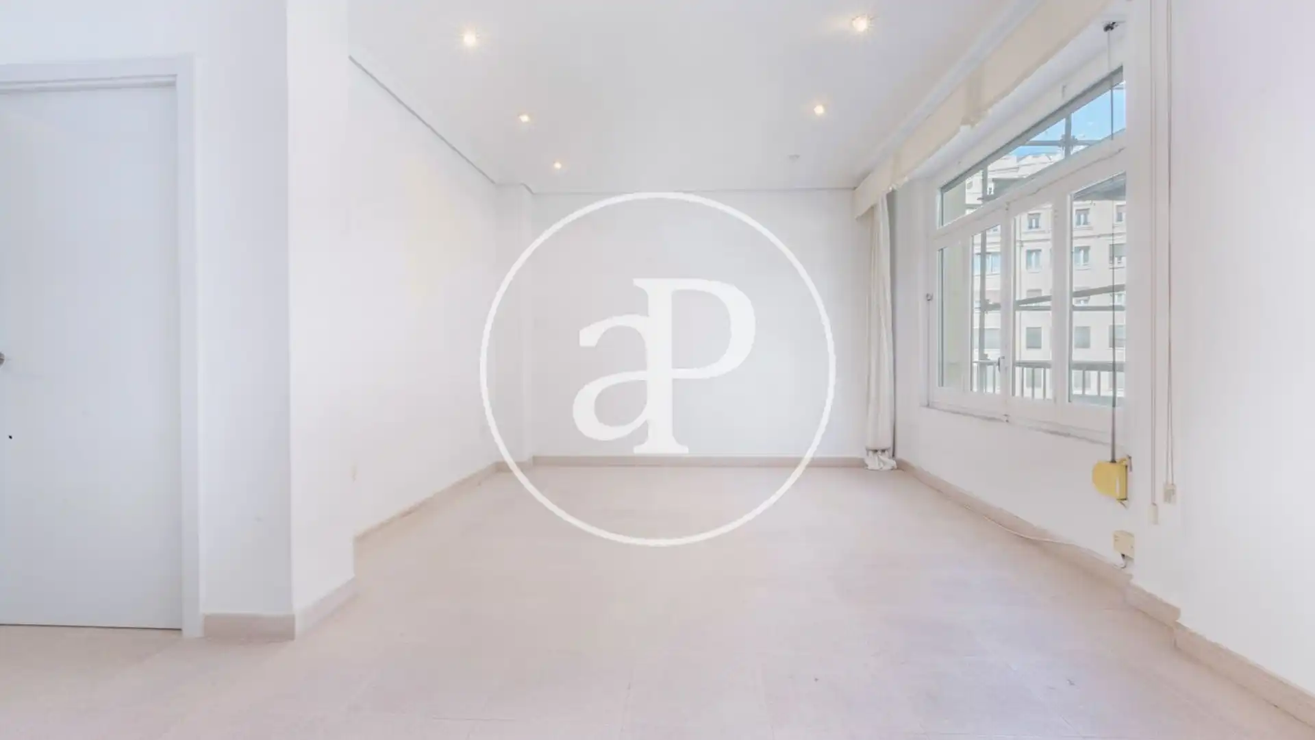 Vista exterior de Piso de alquiler en  Valencia Capital con Calefacción, Balcón y Se aceptan mascotas