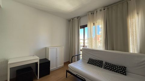 Foto 4 de Estudio de alquiler en Castillejos - Cuzco, Madrid Capital