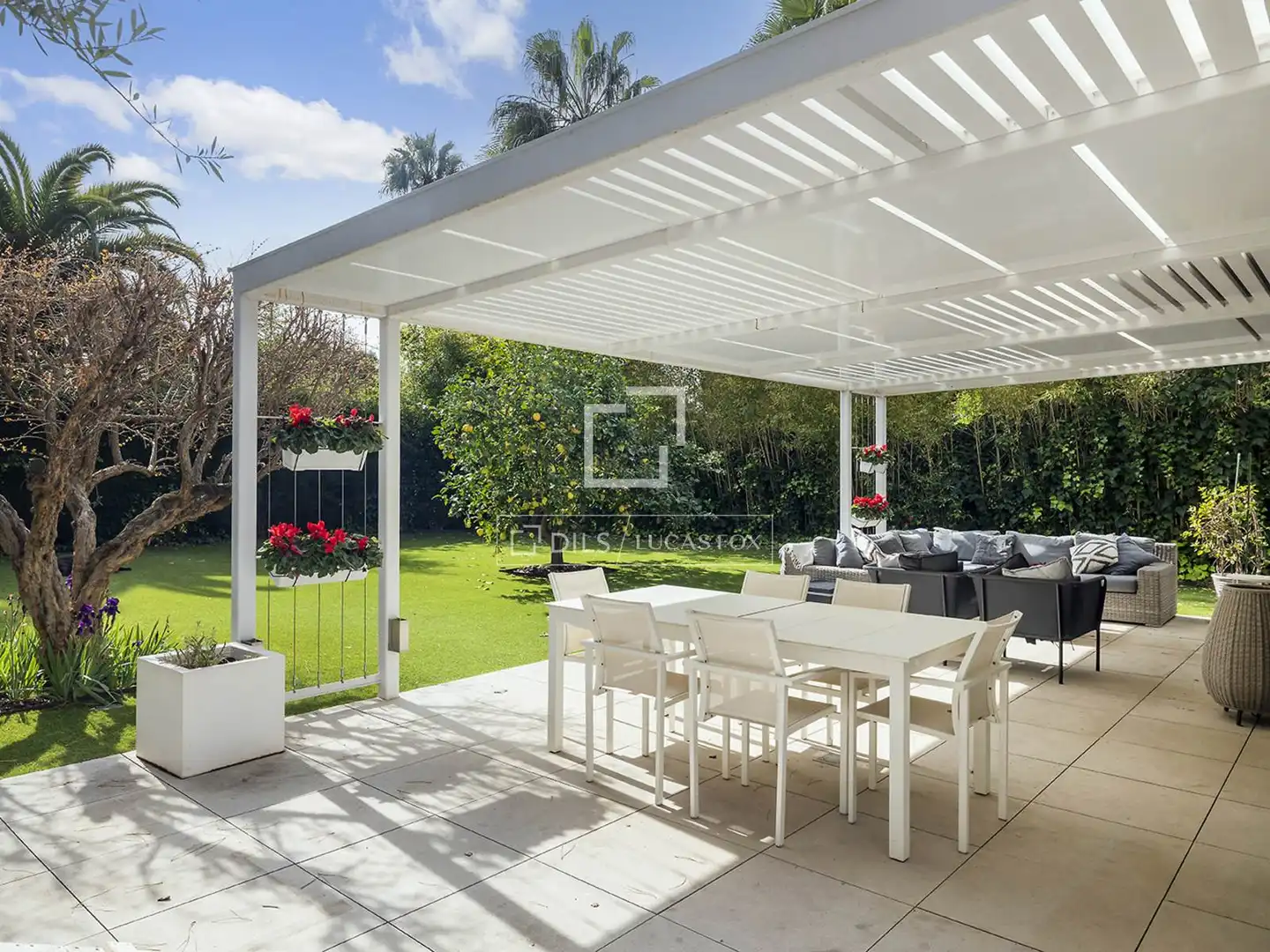 Terrassa de Casa o xalet en venda en Barcelona amb Aire condicionat, Calefacció i Jardí privat
