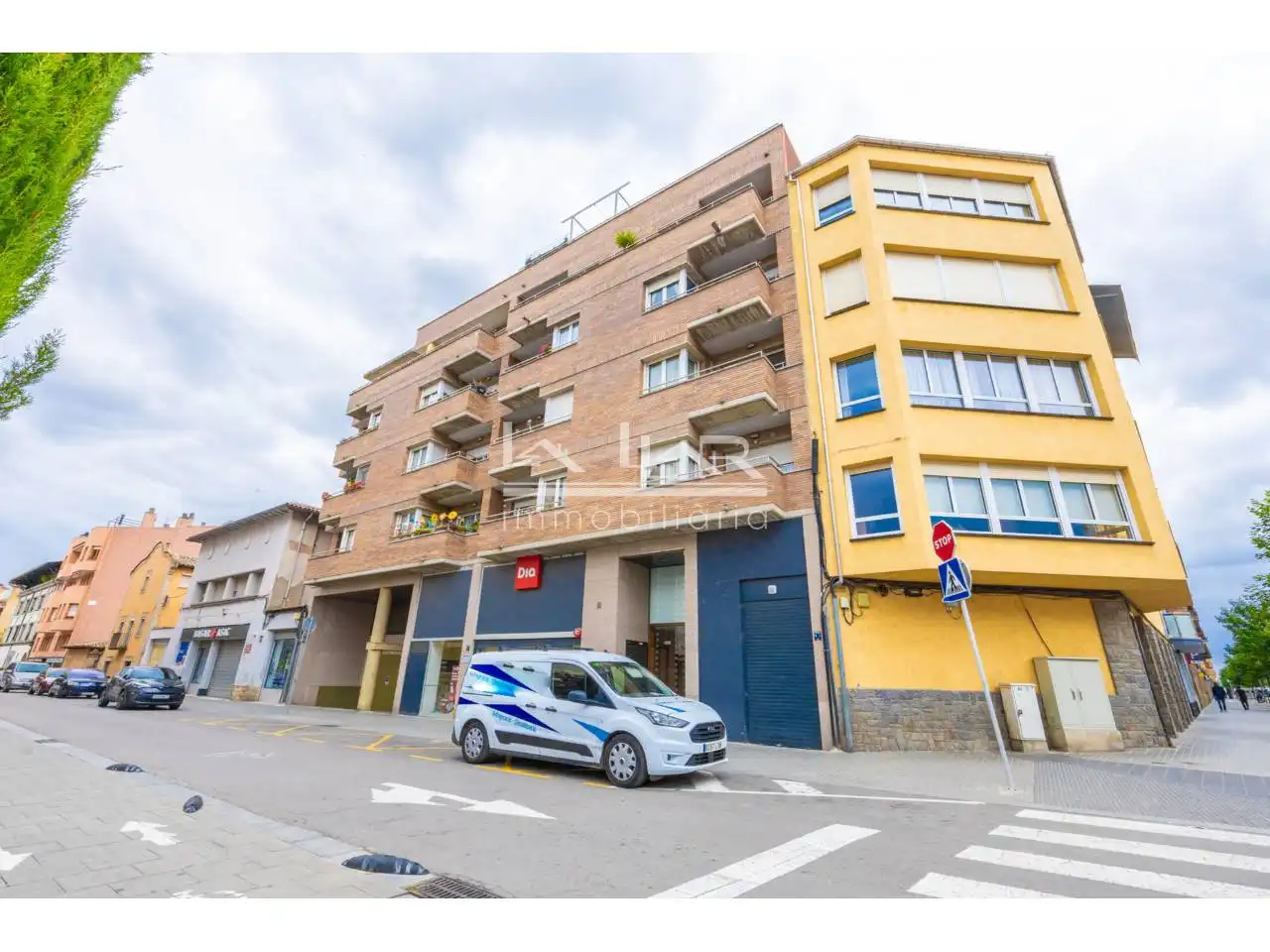 Vista exterior de Ático en venta en Vic con Calefacción, Terraza y Trastero