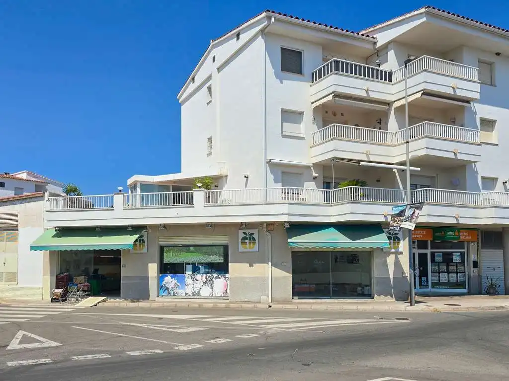 Local comercial en venda a Riells, imagen 2