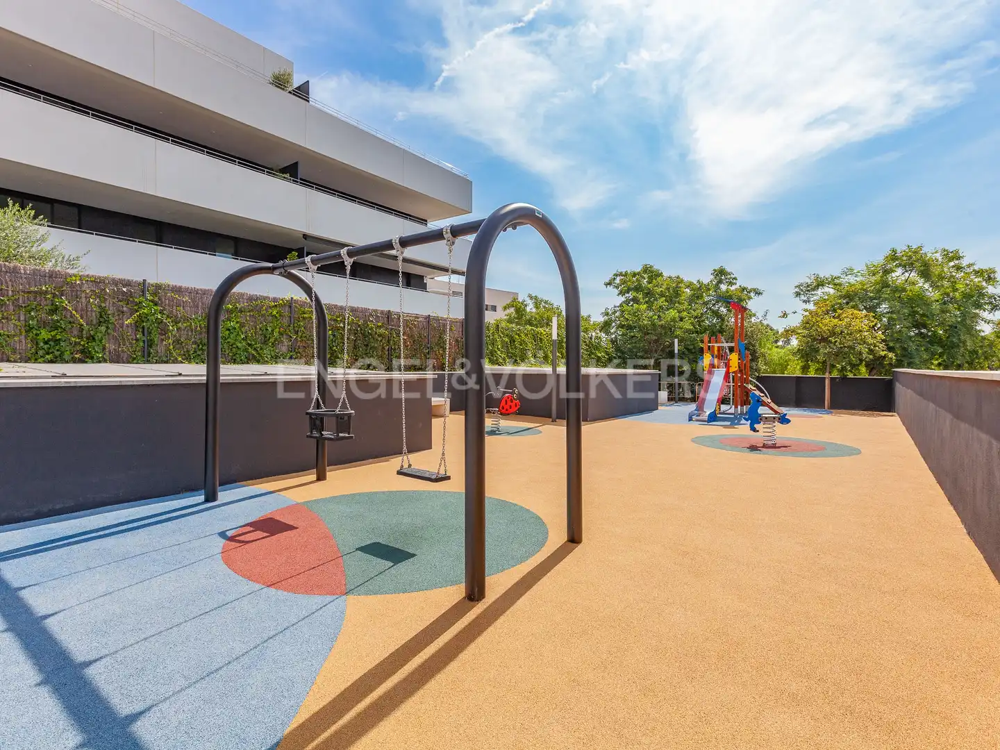 Terrasse von Wohnungen zur Miete in Sitges mit Klimaanlage, Heizung und Privatgarten