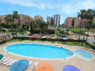 Piso con piscina en venta en Avenida CENTRAL 26
