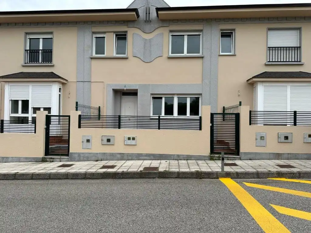 Doppelhaushälfte zum Verkauf in Estrada Amador Fernández 5, imagen 2