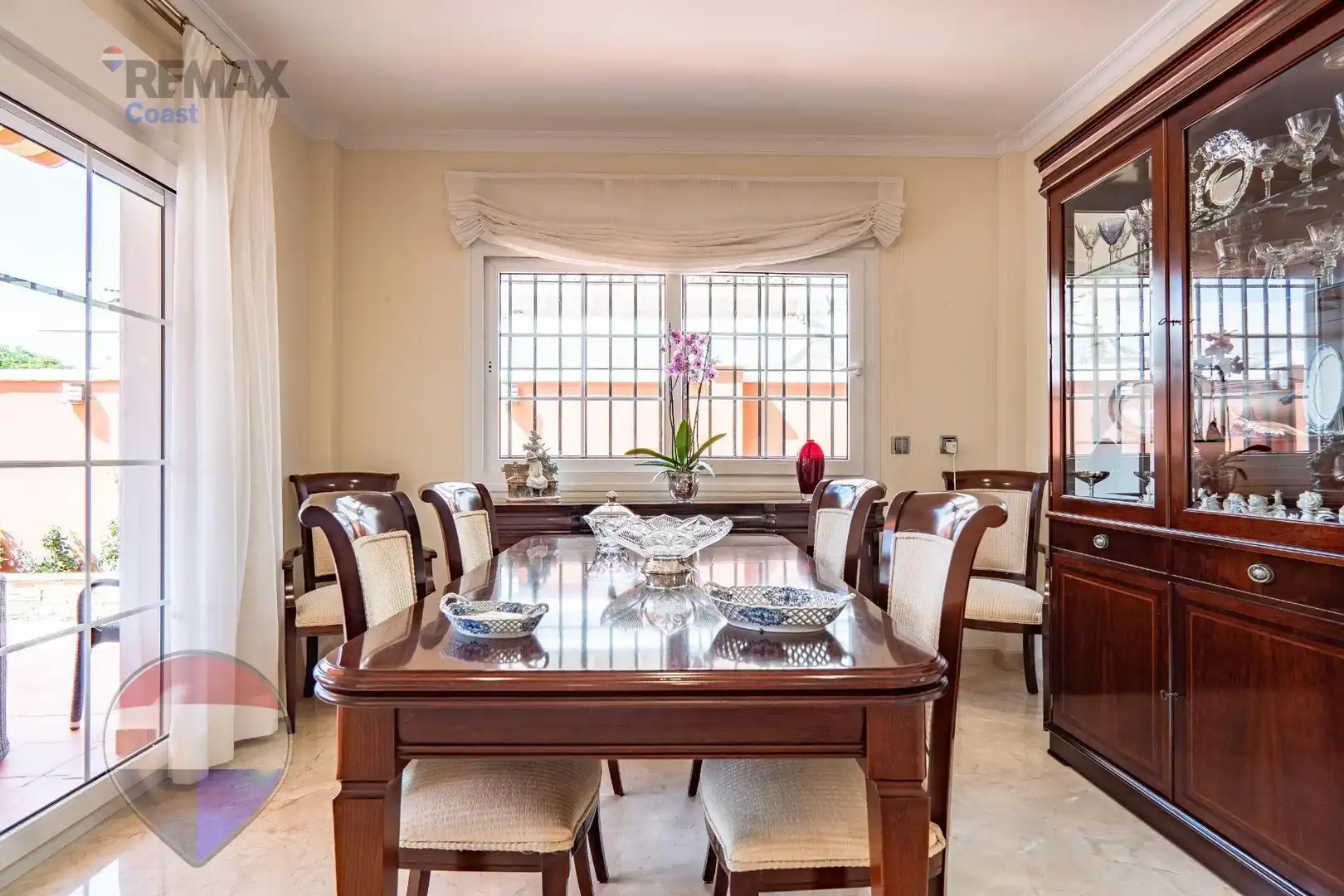 Esszimmer von Einfamilien-Reihenhaus zum Verkauf in Torremolinos mit Klimaanlage, Heizung und Terrasse