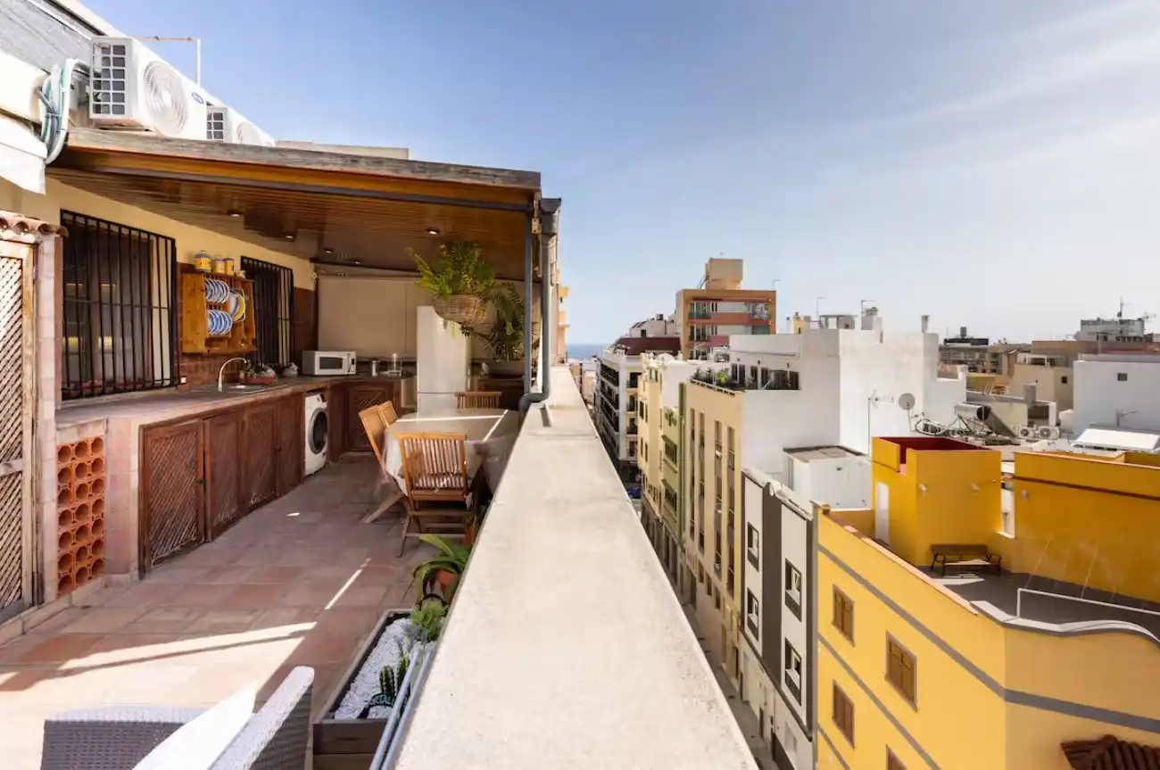 Terrasse von Wohnungen zur Miete in Santa Cruz de Tenerife mit Klimaanlage, Heizung und Privatgarten