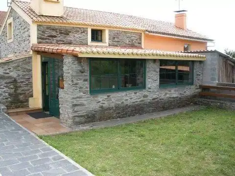 Casa rústica amb jardí en venda a Lugar salgueiras 19B