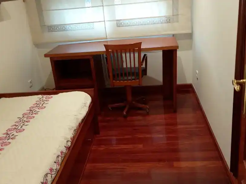 Habitación de Piso de alquiler en Vigo  con Parquet y Trastero