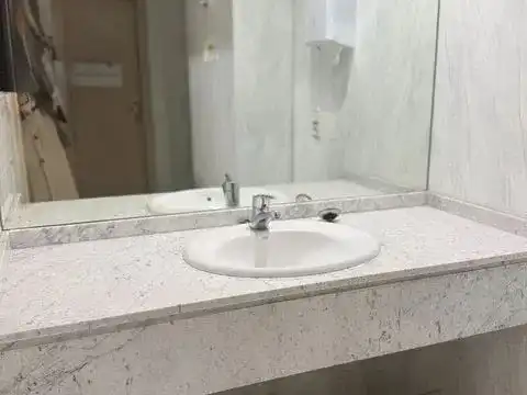 Badezimmer von Büro zur Miete in Zaragoza mit Klimaanlage und Heizung