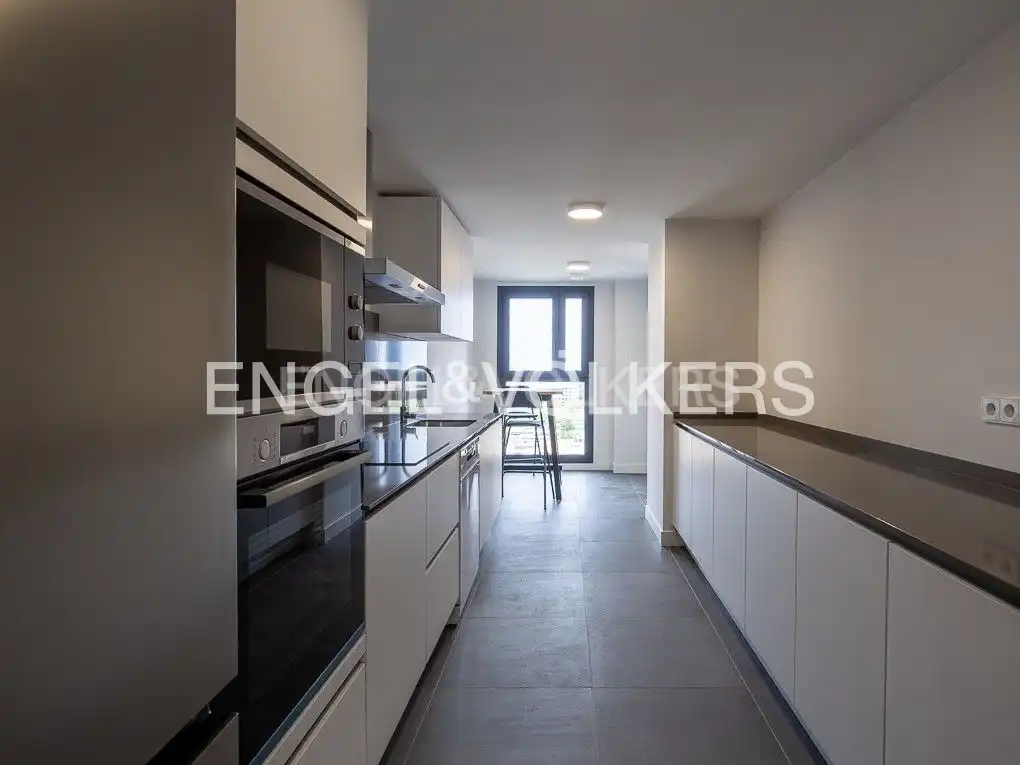 Küche von Wohnung zur Miete in Valencia mit Klimaanlage, Heizung und Parkett