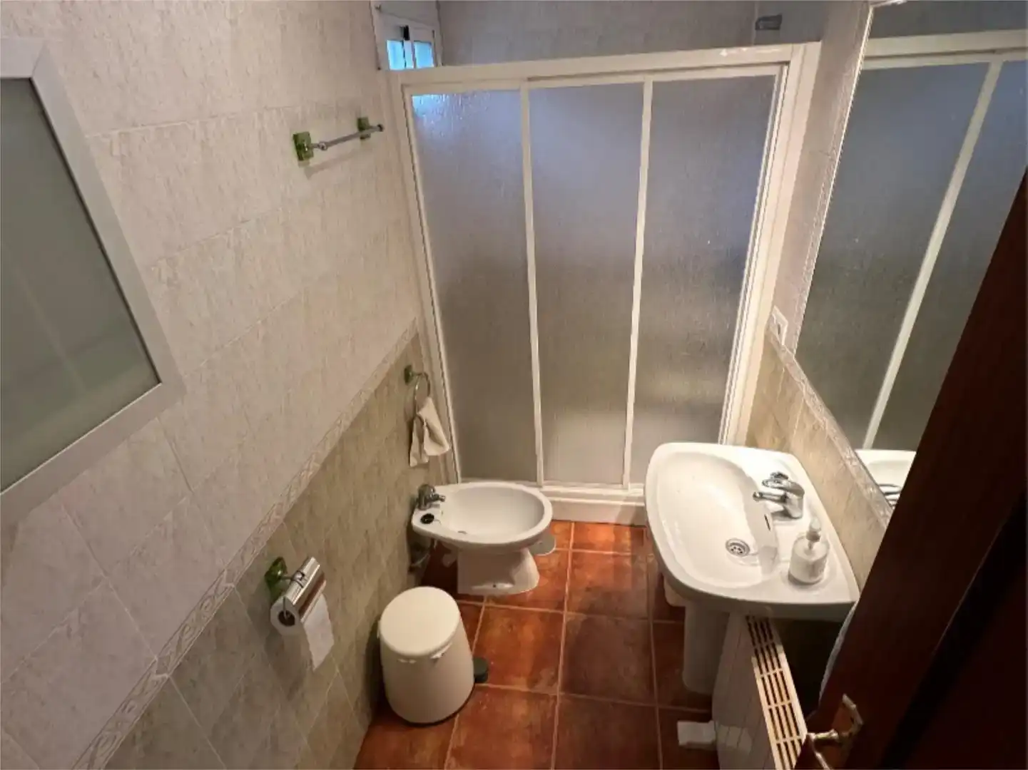 Badezimmer von Wohnung zur Miete in Valverde de Leganés mit Klimaanlage, Privatgarten und Schwimmbad