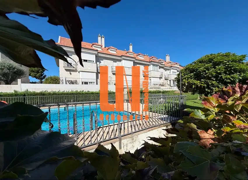 Xalet amb piscina en venda a Avenida Europa