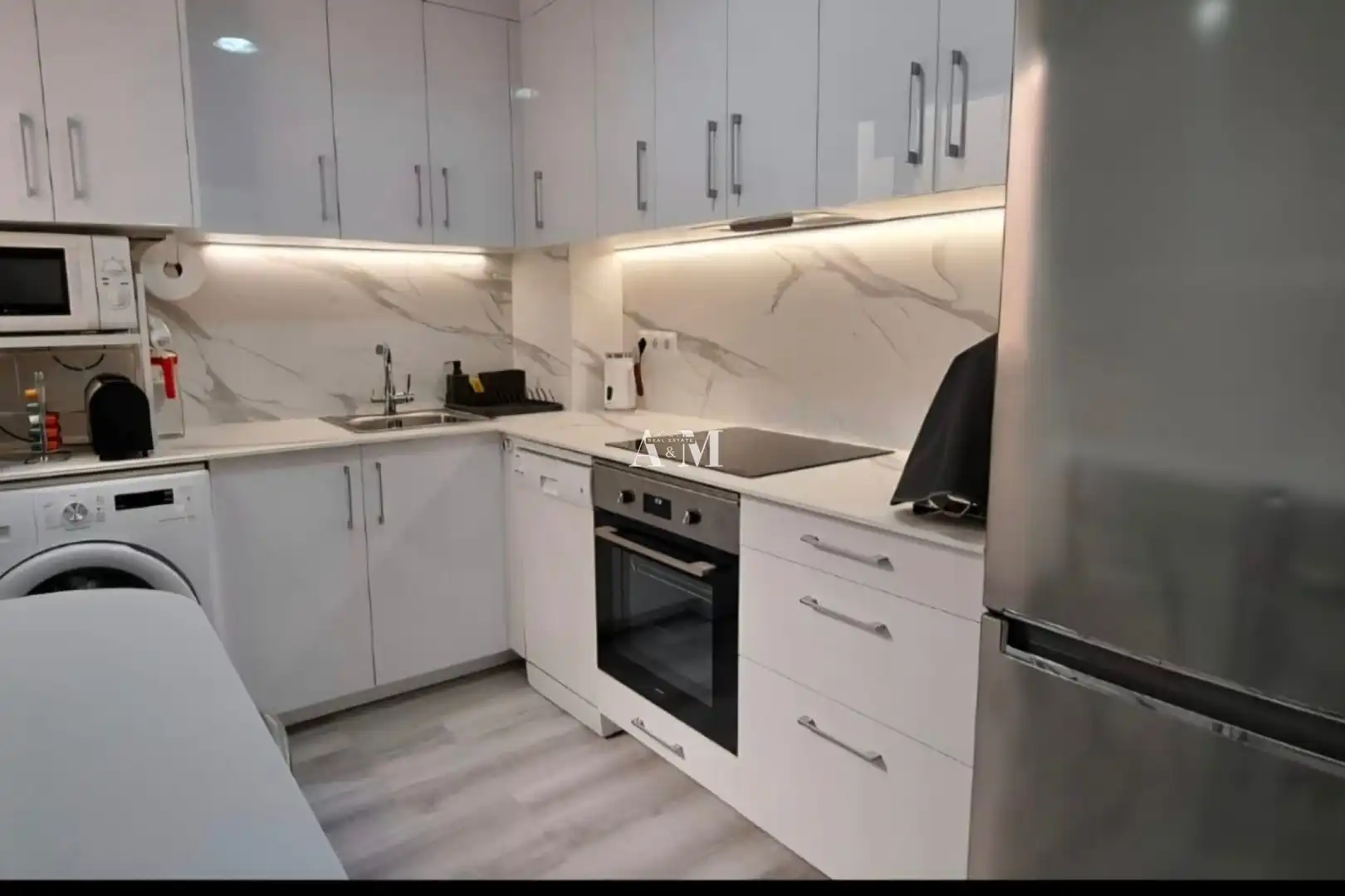 Cocina de Apartamento de alquiler en Torrevieja con Aire acondicionado, Calefacción y Terraza