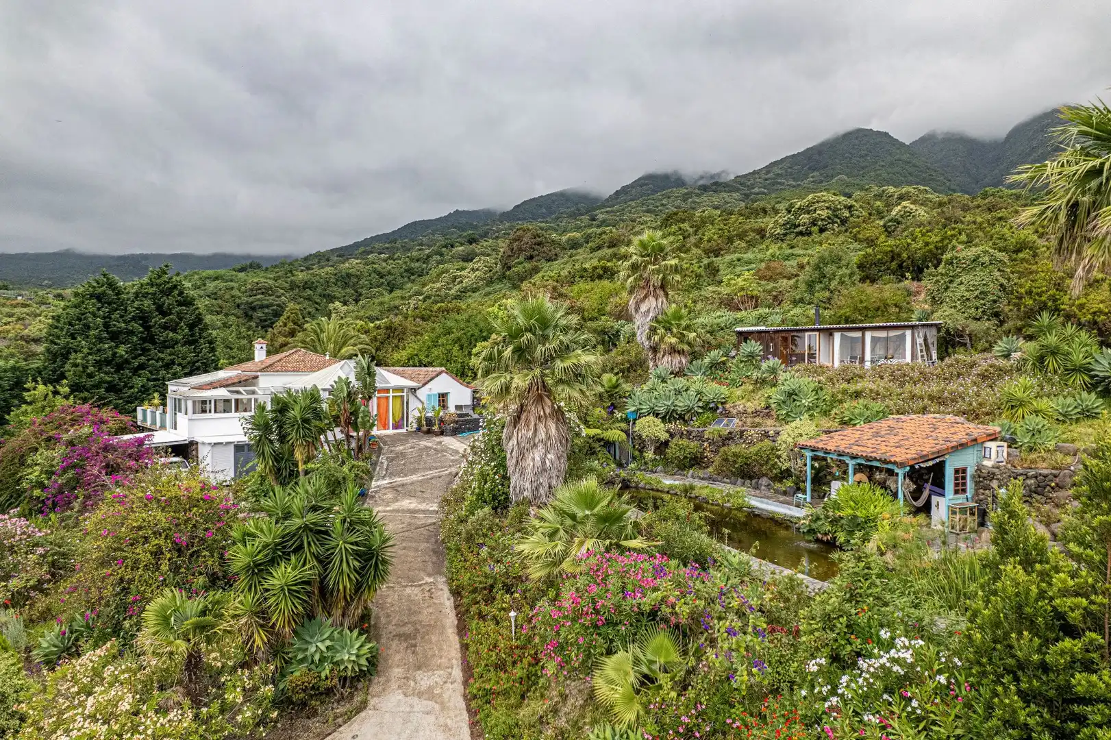 Vista exterior de Casa o xalet en venda en Breña Alta amb Piscina