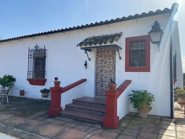 Vista exterior de Casa o chalet en venta en Córdoba con Piscina y Amueblado