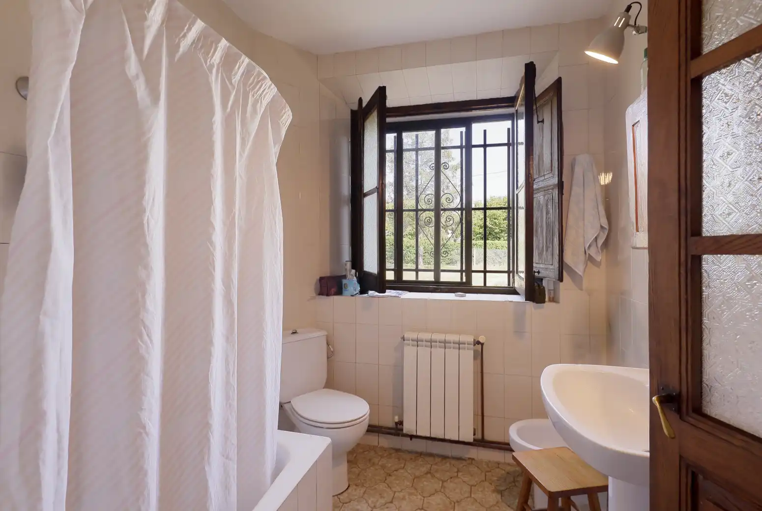 Bathroom of Houses for sale in Gijón   with Private garden