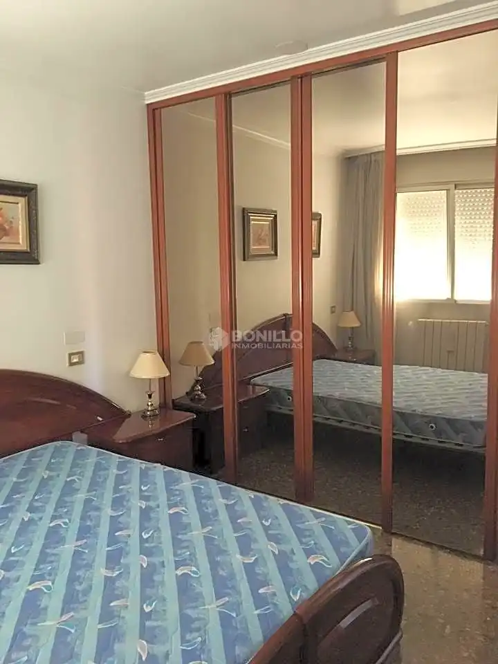 Flat with terrace to rent in Avenida de Sagunto, imagen 31