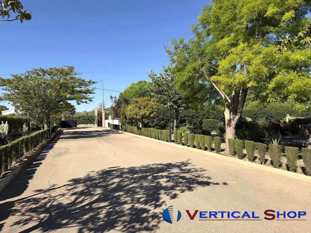Vista exterior de Casa o xalet en venda en Yecla amb Aire condicionat i Calefacció
