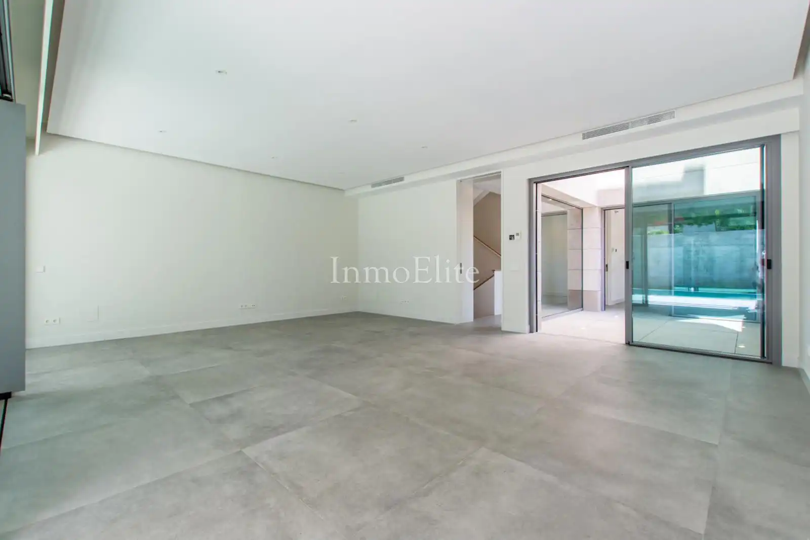 Casa bifamiliare con piscina in vendita a Avenida Europa, imagen 10