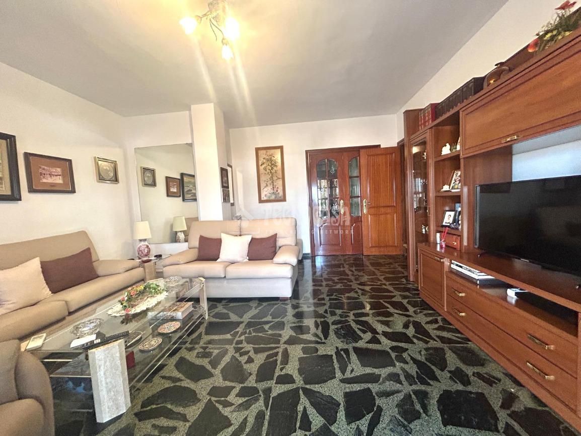 Living room of Flat for sale in  Sevilla Capital  with Air Conditioner, Heating and Terrace