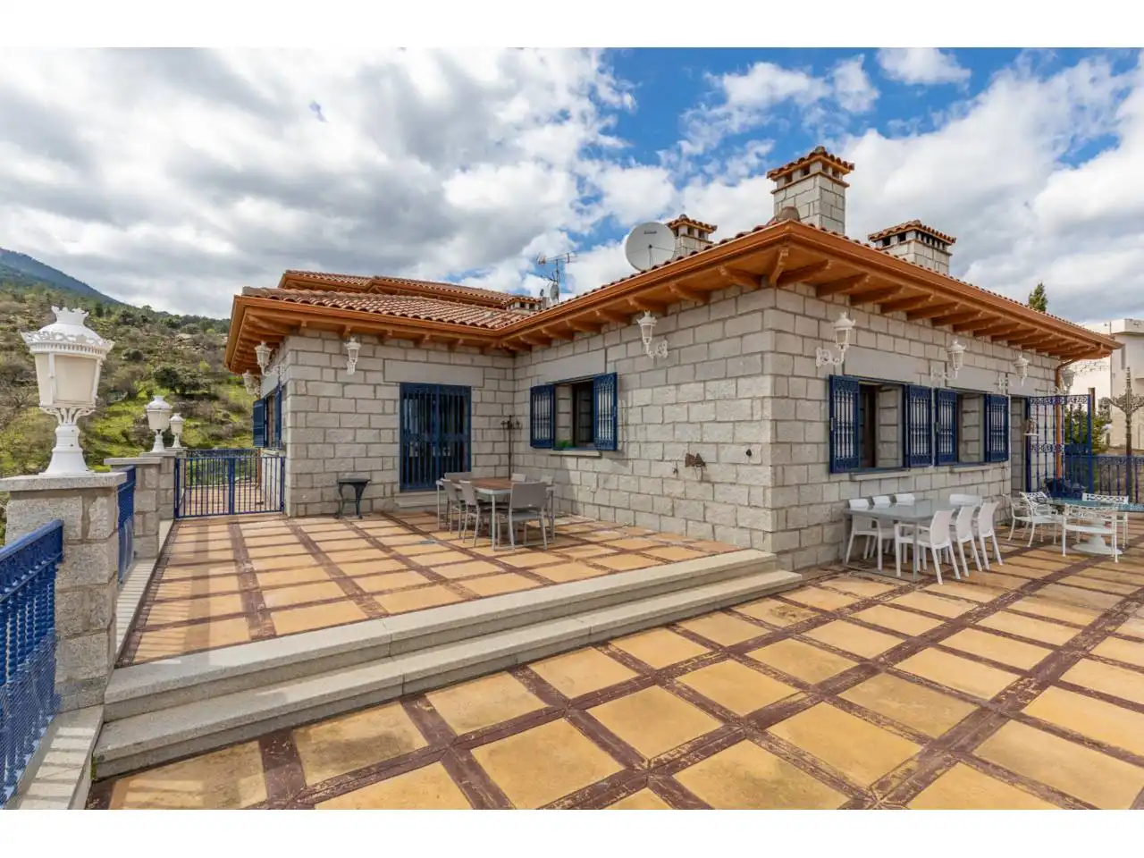 Terrasse von Haus oder Chalet zum Verkauf in El Tiemblo  mit Klimaanlage, Heizung und Privatgarten