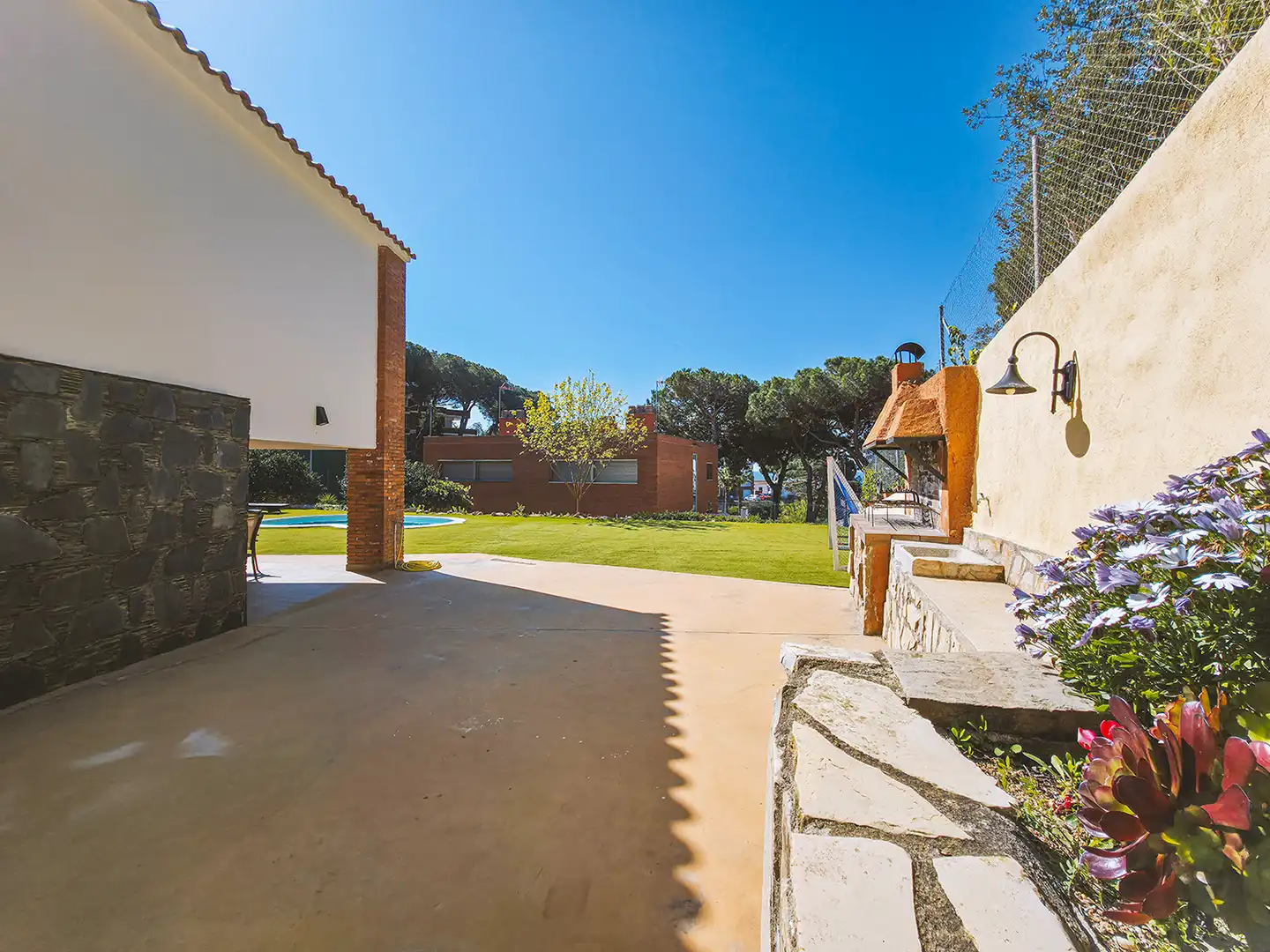 Garden of Houses for sale in Sant Pol de Mar  with Air Conditioner, Heating and Private garden