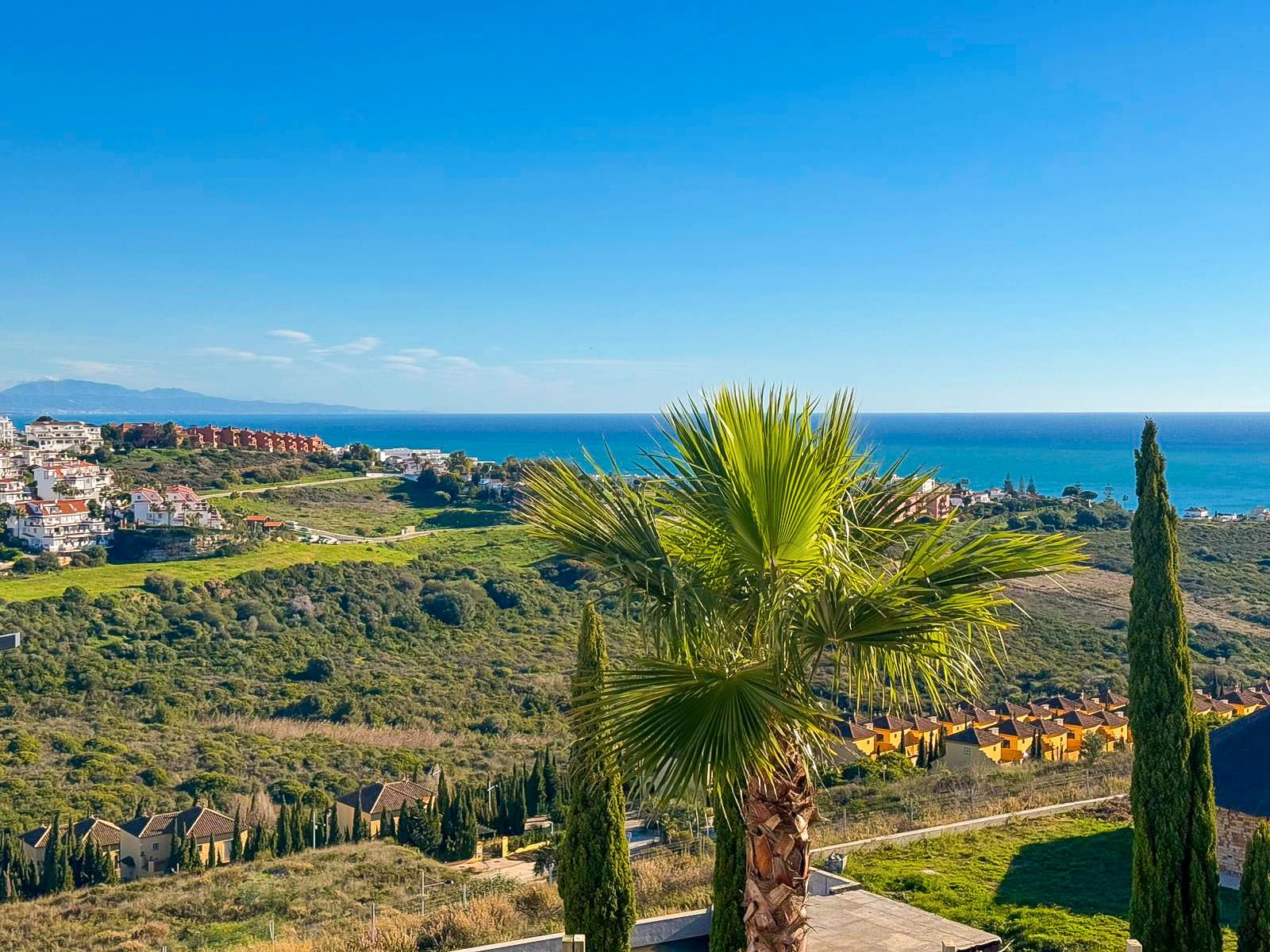 Vista exterior de Apartament en venda en Manilva amb Aire condicionat, Calefacció i Terrassa