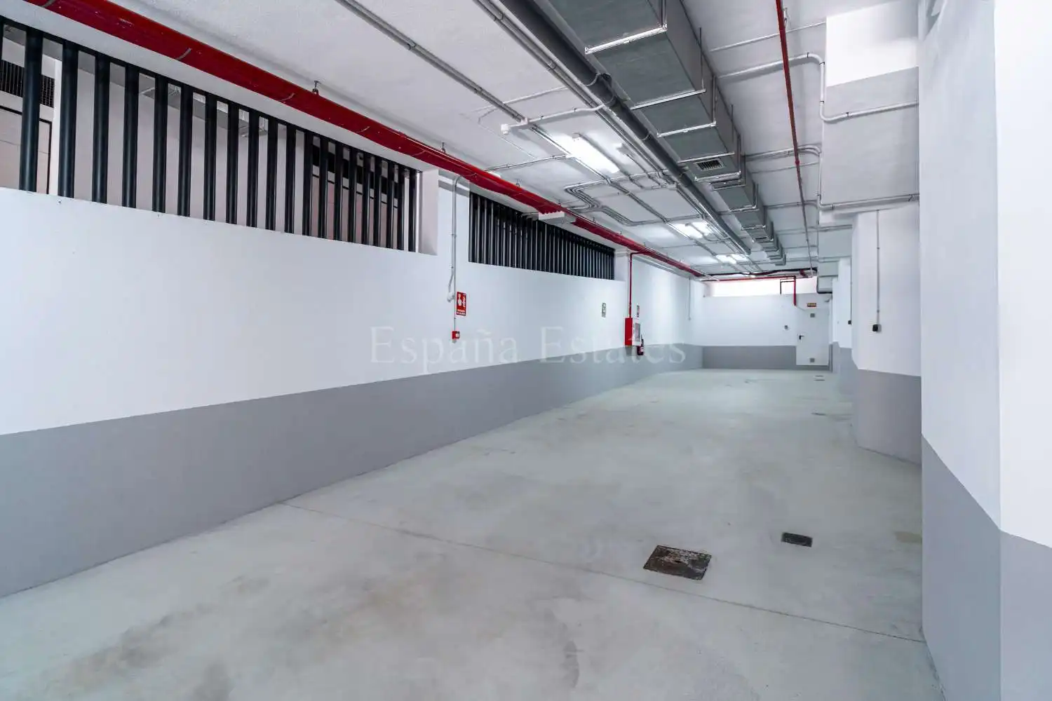 Parking de Casa adosada en venta en Nerja con Aire acondicionado, Calefacción y Terraza