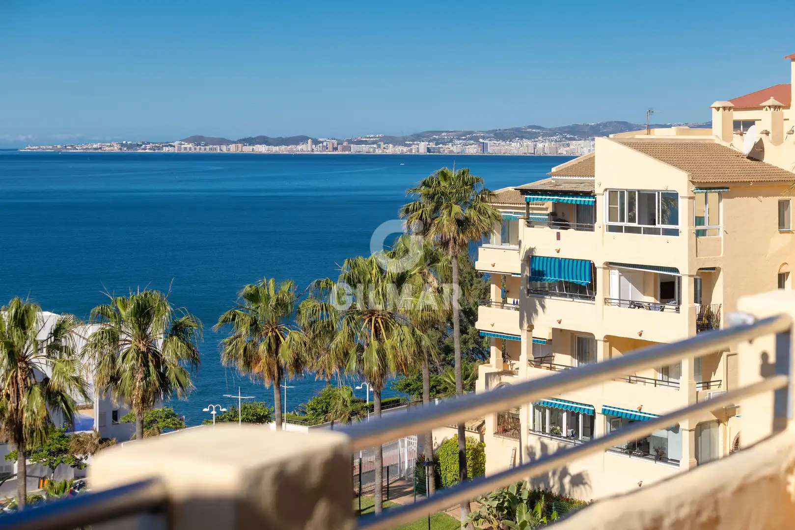 Außenansicht von Wohnung zum Verkauf in Benalmádena mit Heizung, Privatgarten und Abstellraum