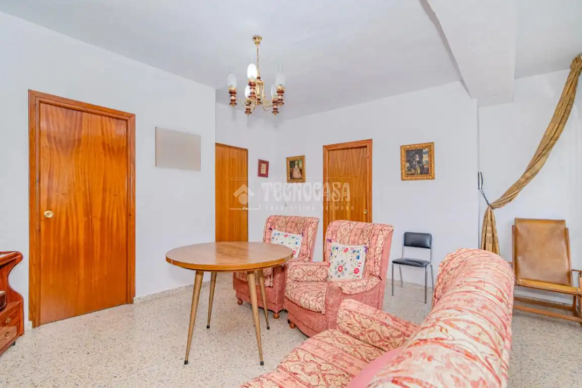 Sala d'estar de Casa adosada en venda en Loja amb Aire condicionat, Traster i Moblat