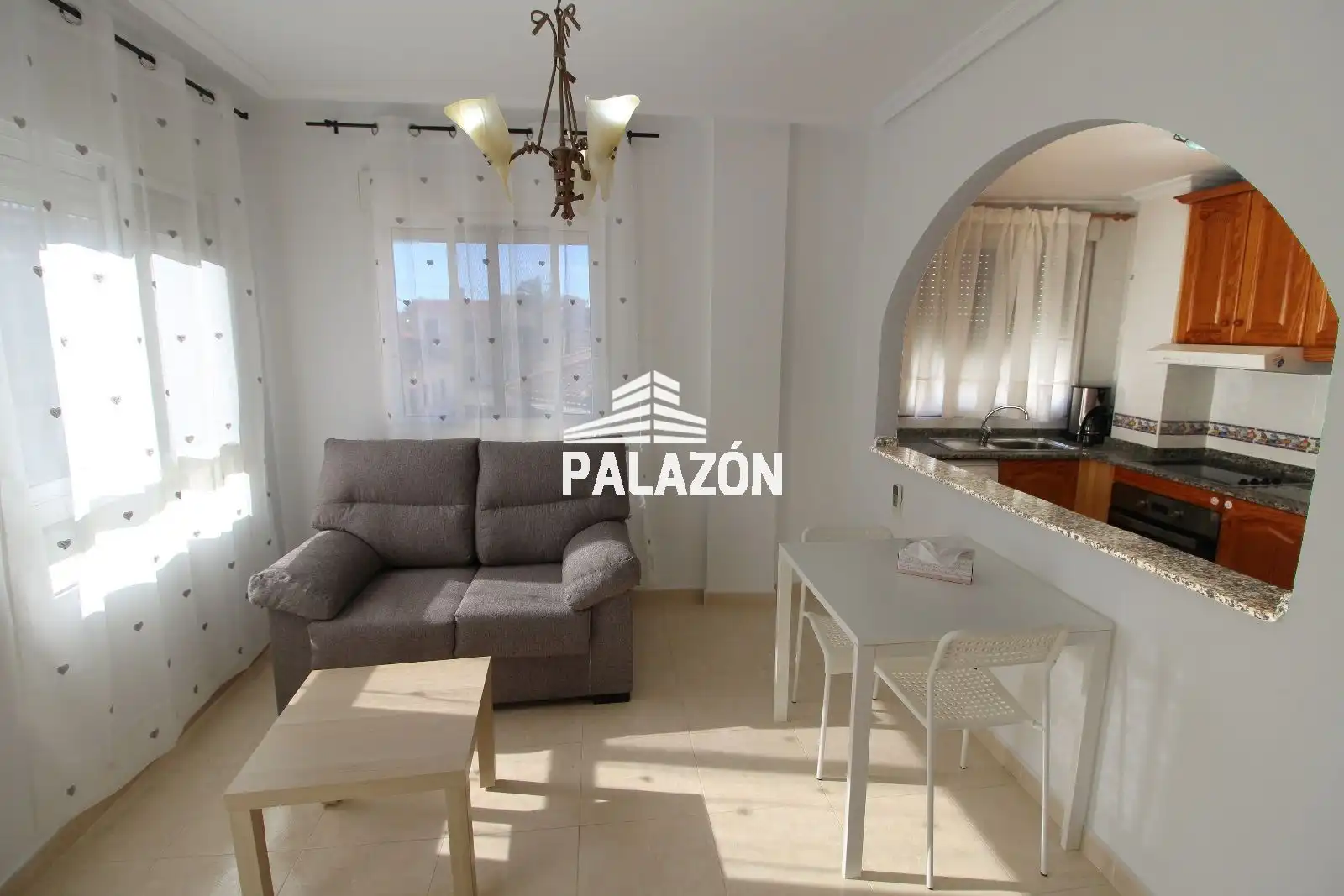 Sala d'estar de Apartament de lloguer en Catral amb Aire condicionat, Terrassa i Piscina