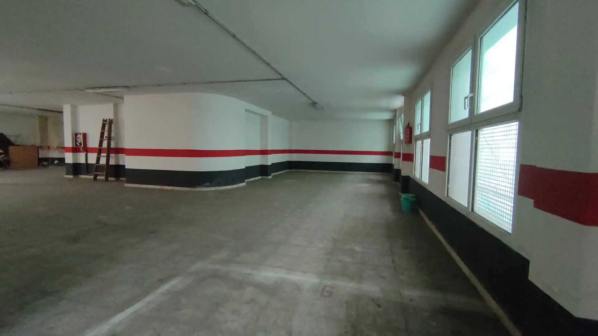 Einzelparkplatz mit Aufzug zum Verkauf in Calle Azafranal 27