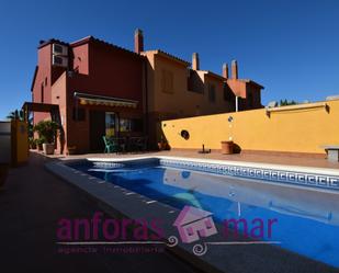 Swimming pool of Single-family semi-detached for sale in Creixell  with Air Conditioner, Heating and Private garden