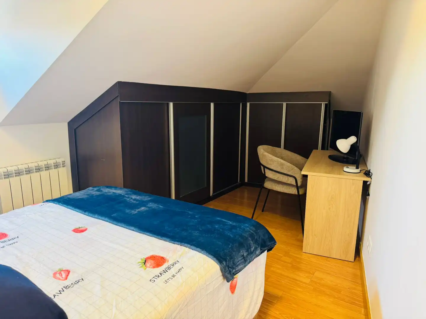 Bedroom of Duplexes for rent in Sevilla la Nueva  with Air Conditioner, Heating and Storage room