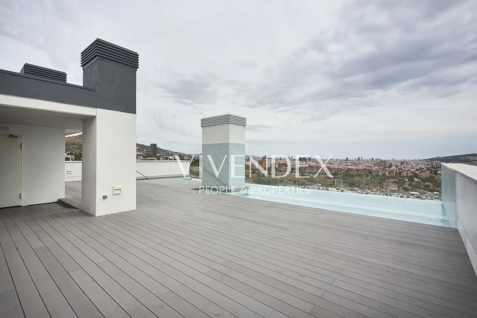 Terrassa de Àtic en venda en L'Hospitalet de Llobregat amb Aire condicionat, Calefacció i Parquet