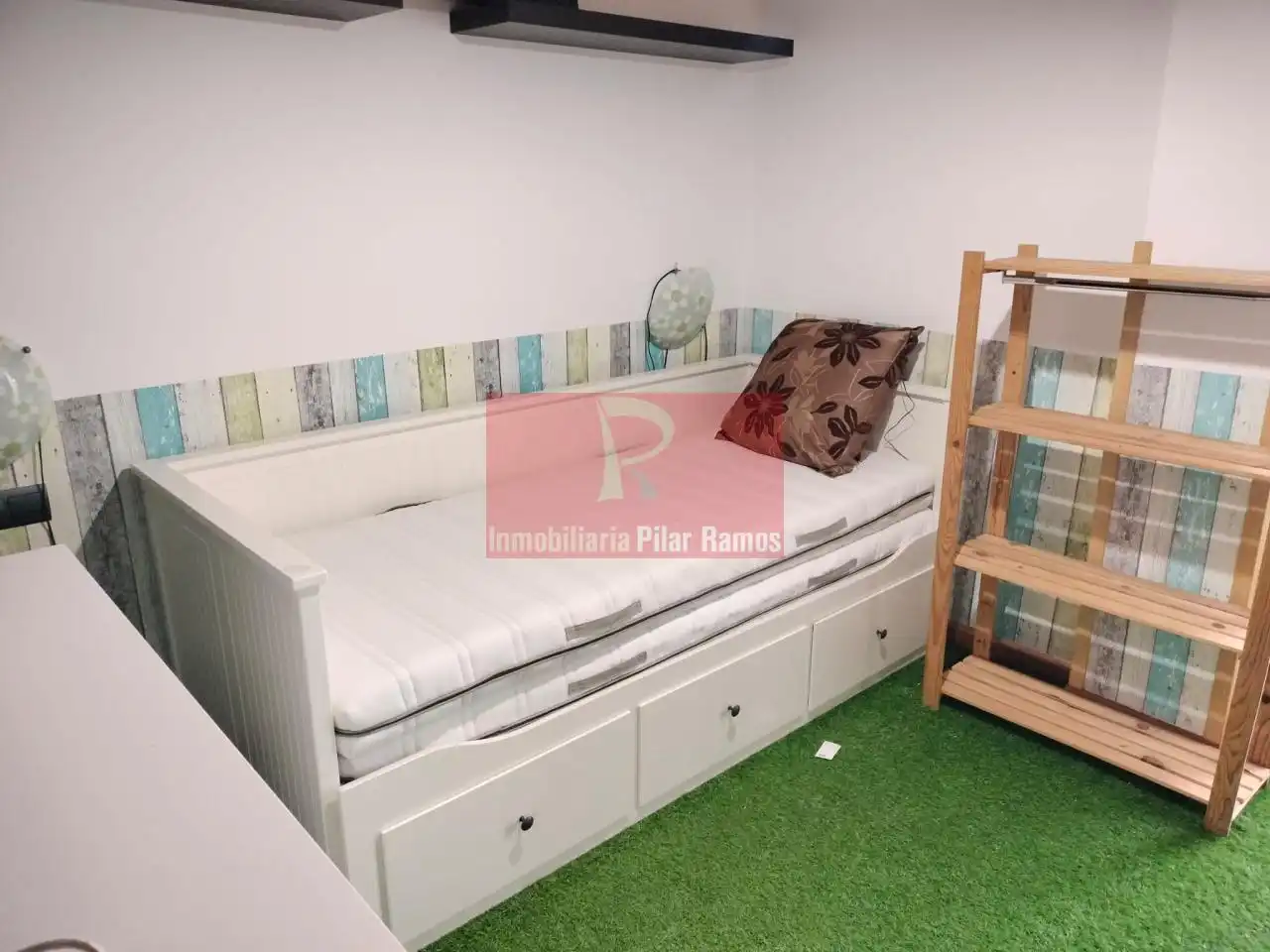 Habitación de Apartamento de alquiler en León Capital  con Calefacción, Parquet y Amueblado
