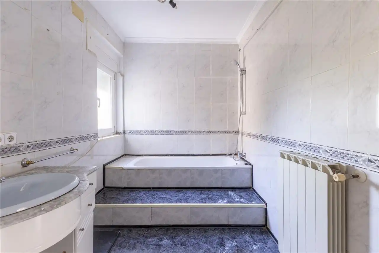 Bathroom of Flat for sale in Móstoles  with Terrace