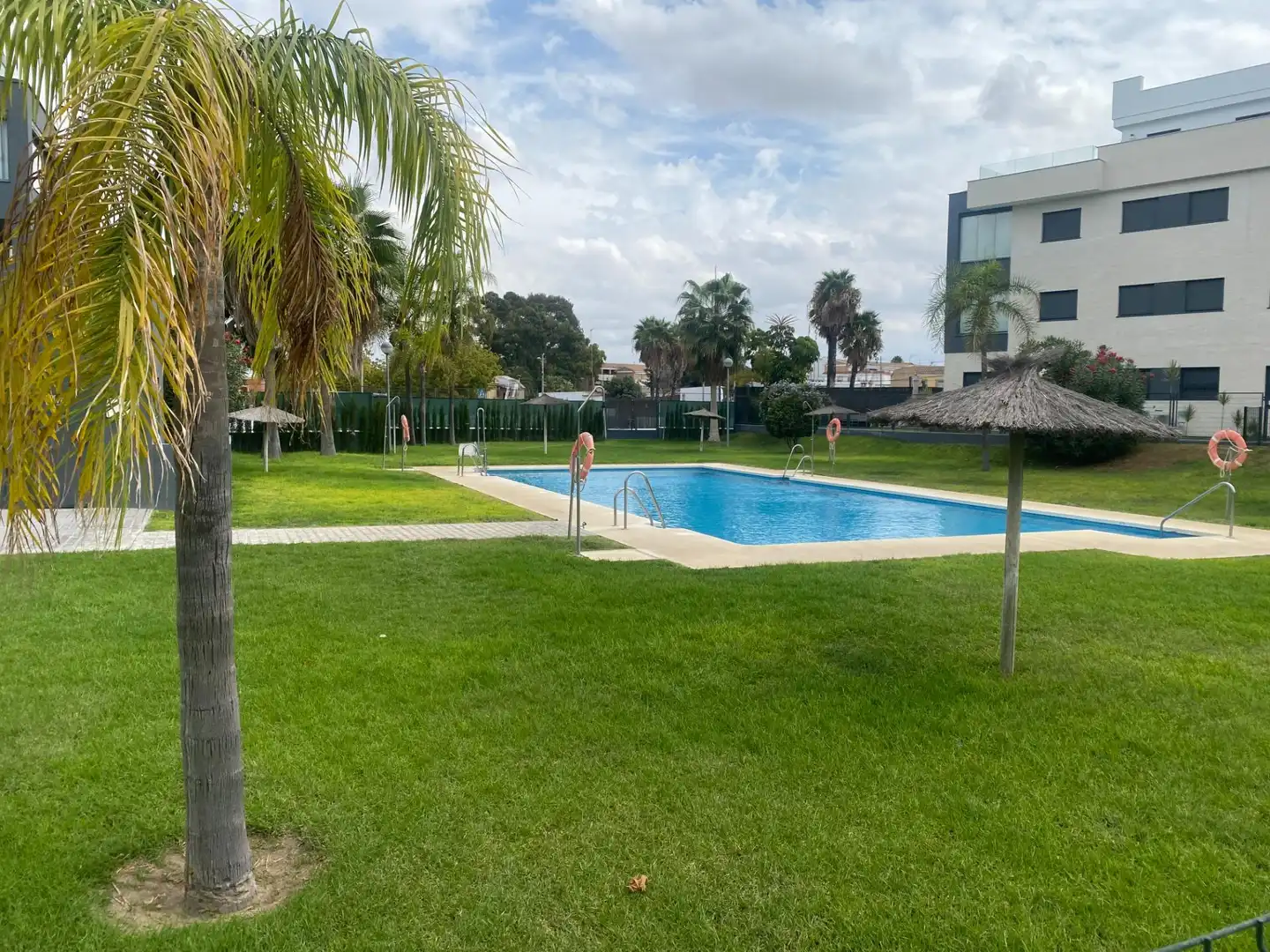 Piscina de Piso en venta en Sanlúcar de Barrameda con Aire acondicionado, Jardín privado y Terraza