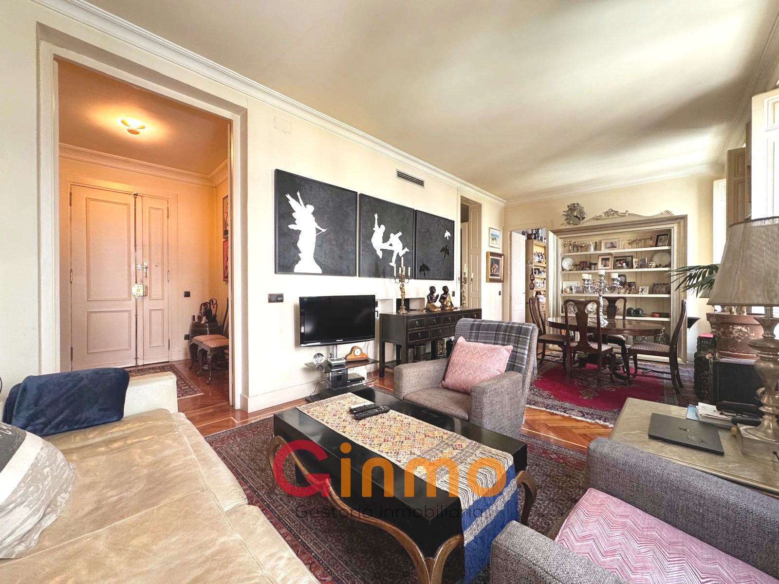 Living room of Flat for sale in  Madrid Capital  with Air Conditioner, Heating and Parquet flooring