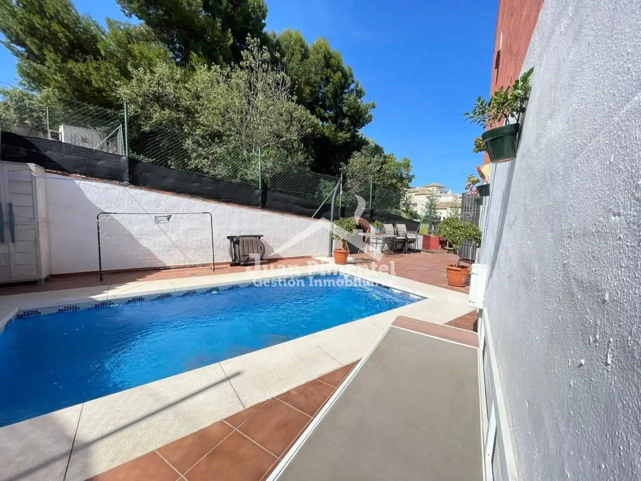Piscina de Casa adosada en venda en Estepona amb Aire condicionat, Jardí privat i Terrassa