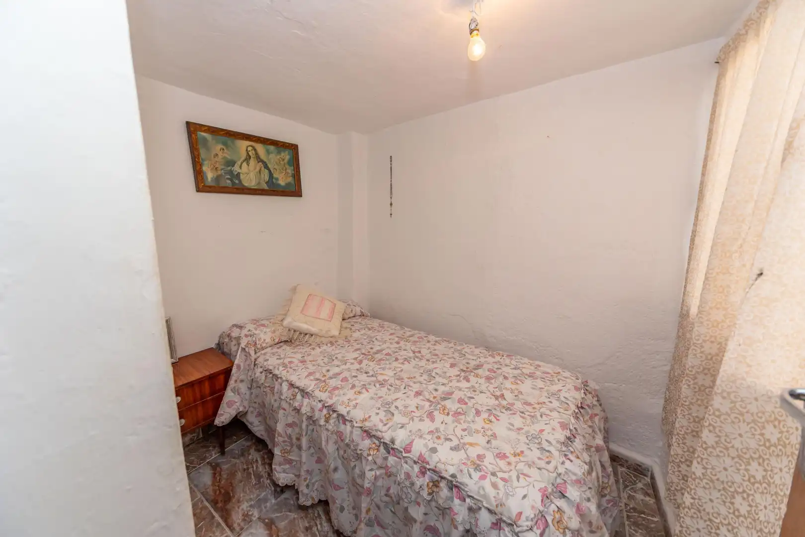 Habitación de Casa adosada en venta en La Peza con Balcón