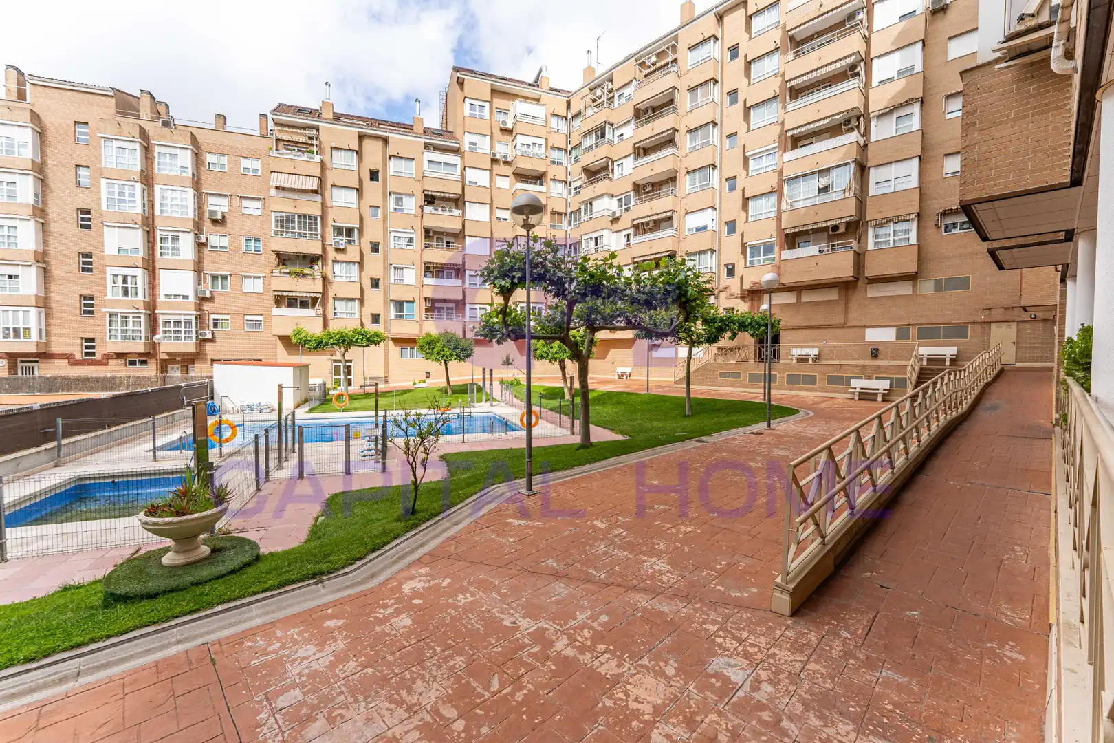 Außenansicht von Maisonette zum Verkauf in Alcorcón mit Klimaanlage, Heizung und Parkett