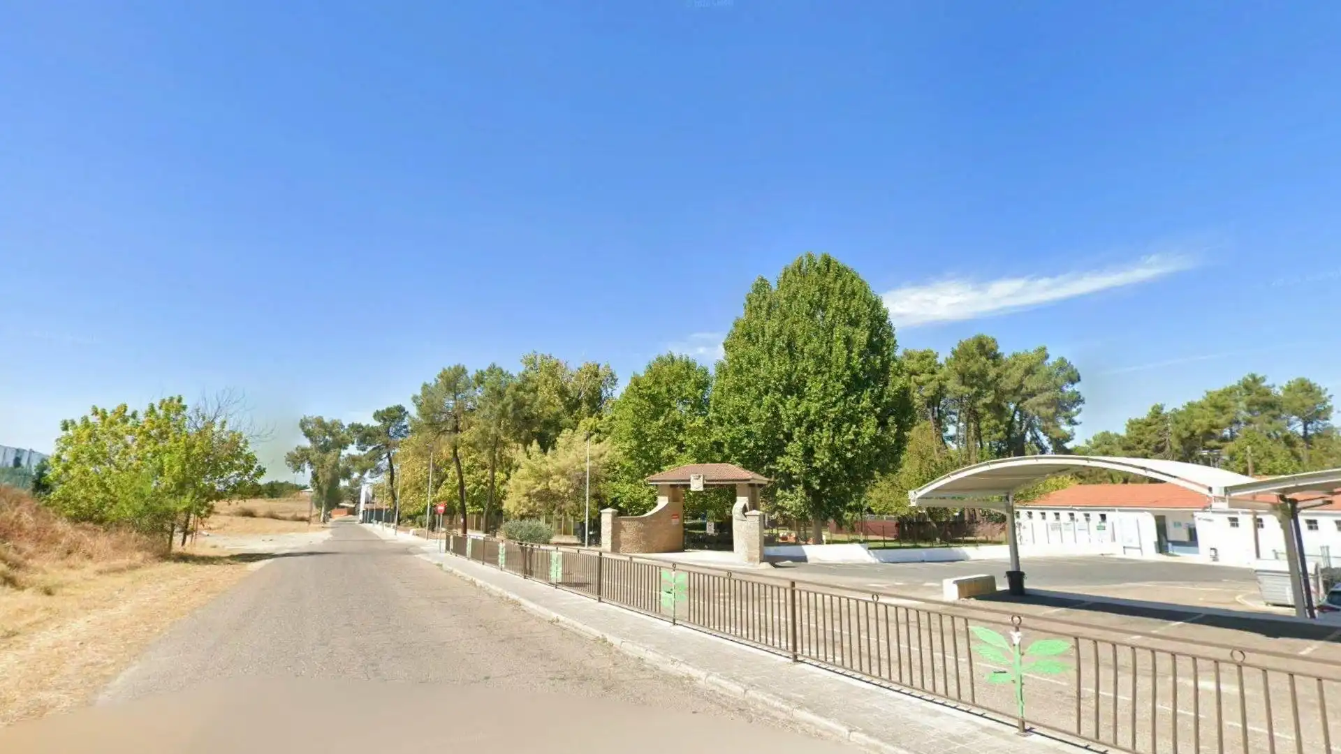 Adosado con piscina en venta en Talayuela