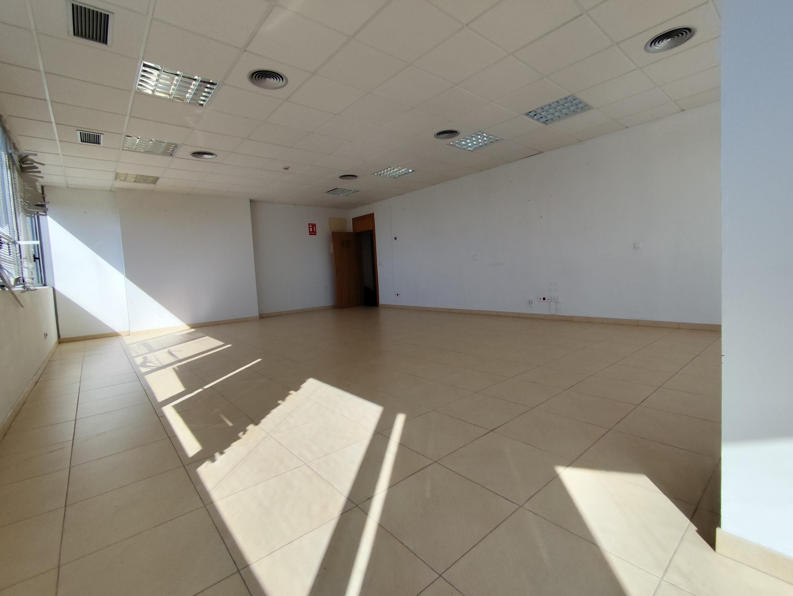 Oficina de lloguer en  Sevilla Capital amb Aire condicionat