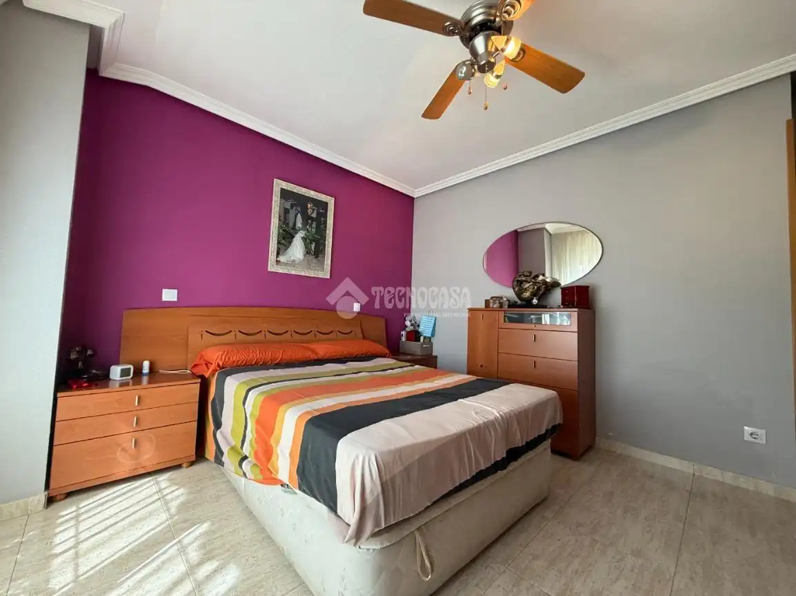 Habitación de Casa adosada en venta en Alovera con Aire acondicionado